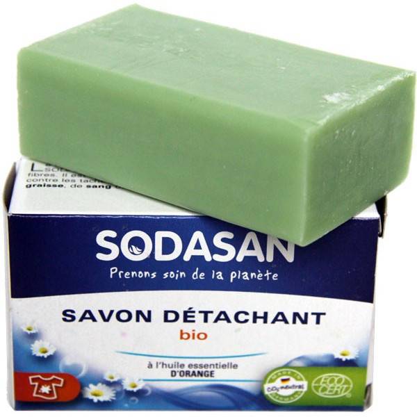 Organic stain remover soap with orange essential oil - 100 gr at 2,50 € -  Sodasan