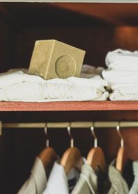 Le savon de Marseille contre les mites des vêtements