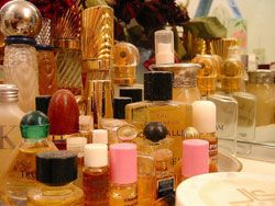 Le géraniol est une substance très utilisée dans les parfums Le géraniol est une substance très utilisée dans les parfums